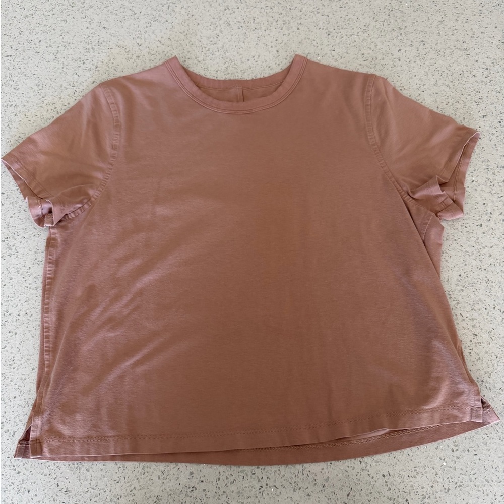 lululemon athletica Short Sleeve Tee in Mauve
